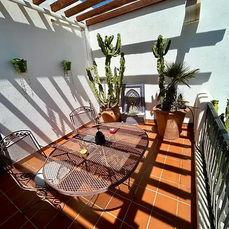 La Washingtonia Apartment